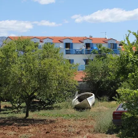 Studio 6852d * Sućuraj